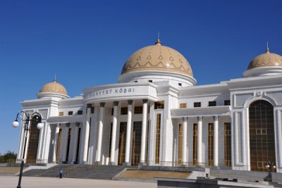 New Ashgabat-style government palace in Daşoguz