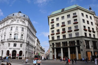 Michaelerplatz, Wien - Caf Griensteidl & Raiffeisenbank