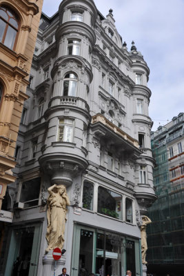 Tuchlauben at Bognergasse, Vienna