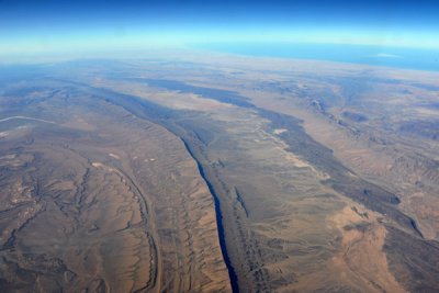 This feature, paralleling the Atlantic coast, runs for several hundred km through southern Morocco