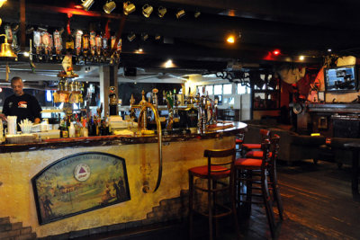 The Barge Inn, Narita (closing for renovations through Spring 2013