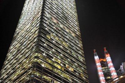 Cheung Kong Center at night, Hogn Kong