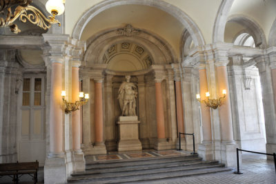 Entrance passage, Palacio Real de Madrid