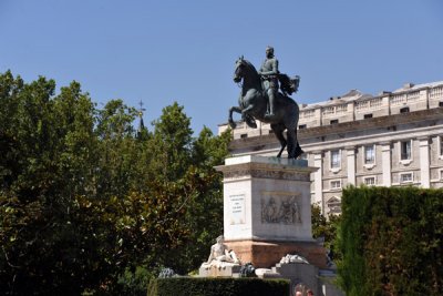 Monumento a Felipe IV, Plaza de Oriente, Palacio Real de Madrid