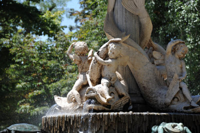 Fuente de los Galpagos, Retiro Park, Madrid