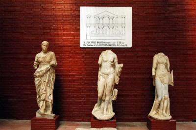 3 female figures from the Fountain of G. Laecanius Bassus (1st-2nd C. AD)