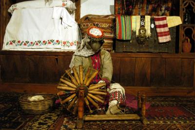 Spinning wool
