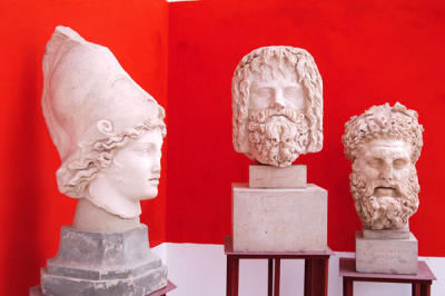 Heads of statues, Bardo Museum