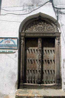 Stone Town door, Mreh Tours & Safaris