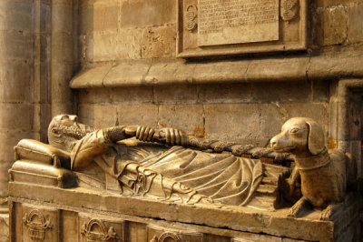 Tomb of D. Lopo Fernandes Pacheco, Chapel of S. Cosme and S. Damio, S Catedral