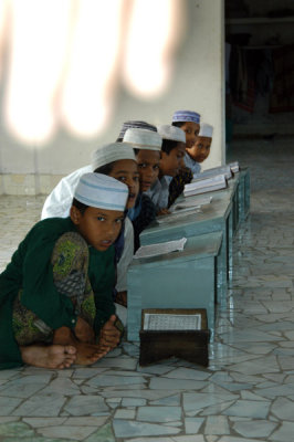Boys reciting the Koran, Dhaka