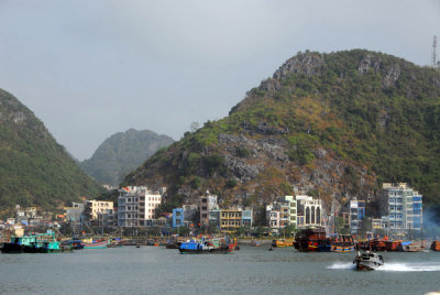 Cat Ba Town
