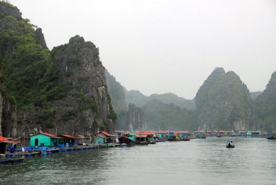 For our overnight cruise of Halong Bay, we booked Tropical Sails Lagoon Explorer