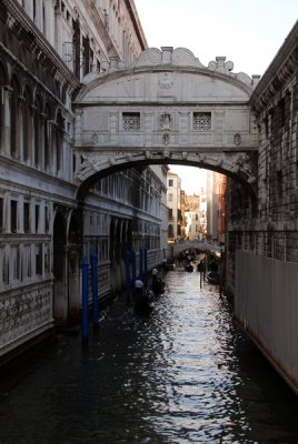 Bridge of Sighs (Ponte del Sospiri) over the canal Rio del Palazzo