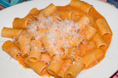 rigatoni with chili cream sauce and parmesan