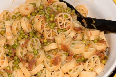 rotelle with pea and prosciutto sauce