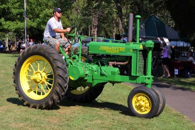 John Deere Model G 