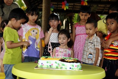 Isabelle-4th-Bday-160s.jpg
