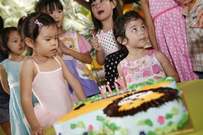Isabelle-4th-Bday-165s.jpg