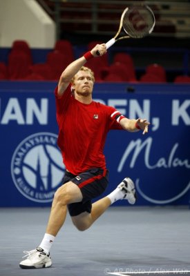 ATP2011-1R-Tursunov-Capdeville-15s.jpg