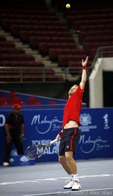ATP2011-1R-Tursunov-Capdeville-21s.jpg