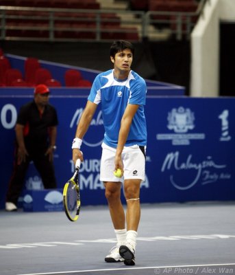 ATP2011-1R-Tursunov-Capdeville-40s.jpg