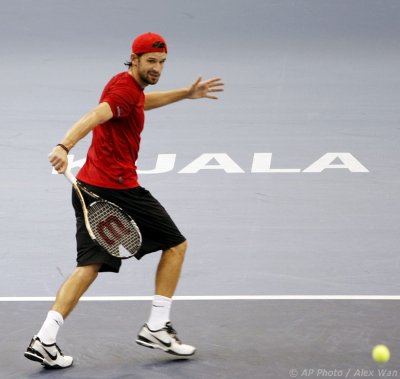 ATP2011-1R-Petzschner-Zverev-41s.jpg