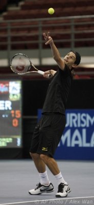 ATP2011-2R-Nishikori-Petzchner-13s.jpg