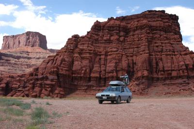 In the background: Dead Horse Point State Park