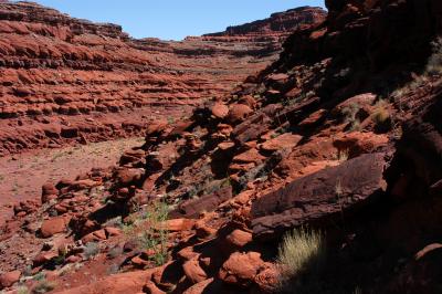 Traversing towards the canyon's head