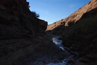 Walls are getting shorter as I near the place for exiting the canyon