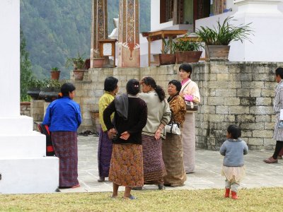 visitors at Khamsum Yuelley Namgyal Chorten