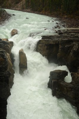 077 Sunwapta Falls.jpg