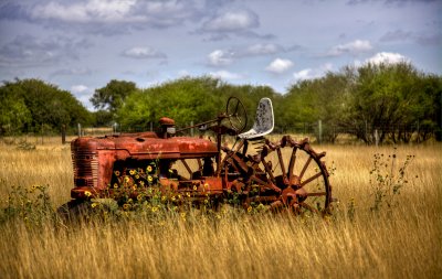 0561 tonemapped tractor 2.jpg