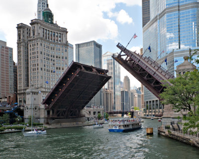 Chicago River - Bridge Up