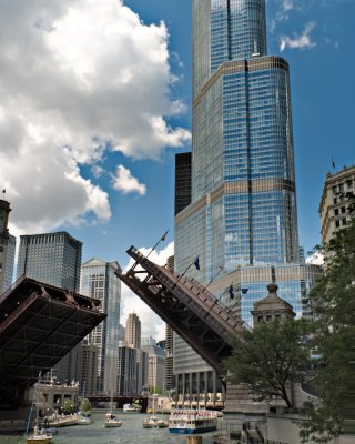 Chicago River - Bridge Up