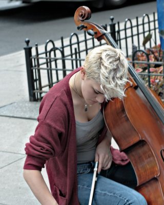 Performer on Michigan Avenue