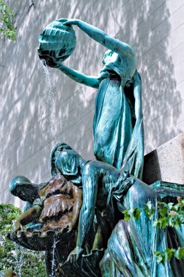 Art Institute - Spirit of the Great Lakes Fountain 