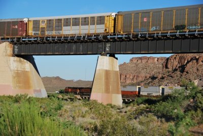 meet in Kingman Canyon