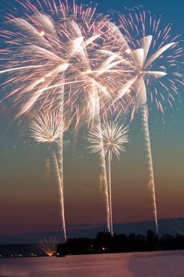 Alpena-Fireworks-D120606-031-www.jpg