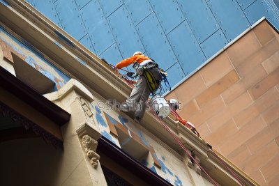 Workmen on building in Sydney