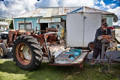 Man with tractor at Rawehe