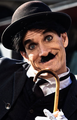Charlie Chaplin busker 