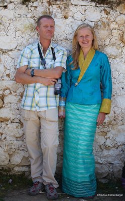 a foreign couple, with her dressed in a traditional Kira, looking great