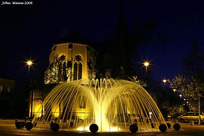 20060423 Fountain and Church