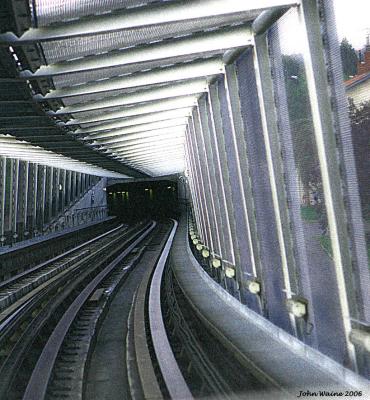 20060423 Metro