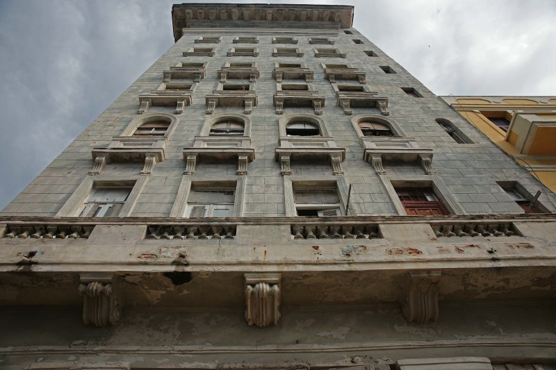 Crumbling Balcony.jpg