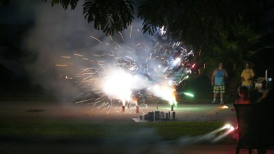 P1080815_fireworks_John_MikeD_pbase.jpg