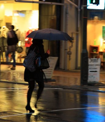 Capturing home time...on a rainy night... Wellington City....