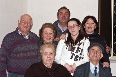Maria, Nino  - Pino, Concetta, Guisy, Piera and her husband in back